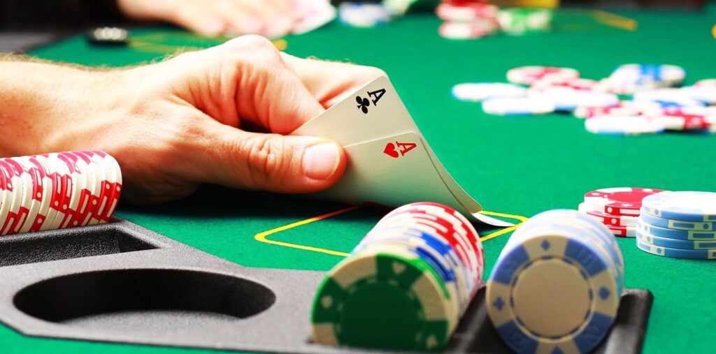 Luật Chơi Poker FB88 Chi Tiết Cho Người Mới Bắt Đầu